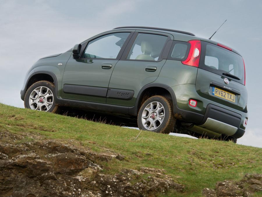  Fiat Panda 4x4 2013 года  (UK) (фото 7 из 16)